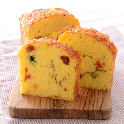 ホットケーキミックスで簡単チーズパウンドケーキ(ケークサレ)