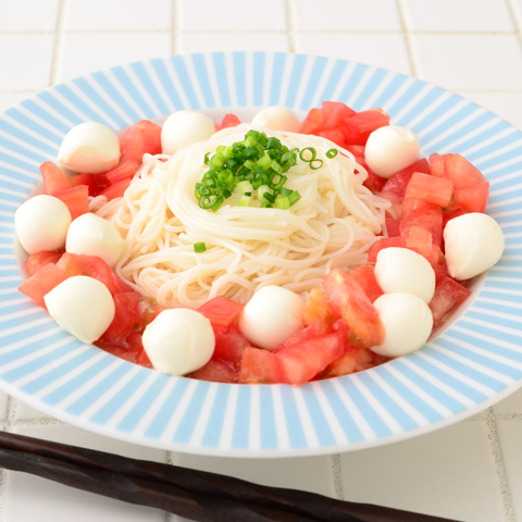 ひとくちモッツァレラとトマトのそうめん